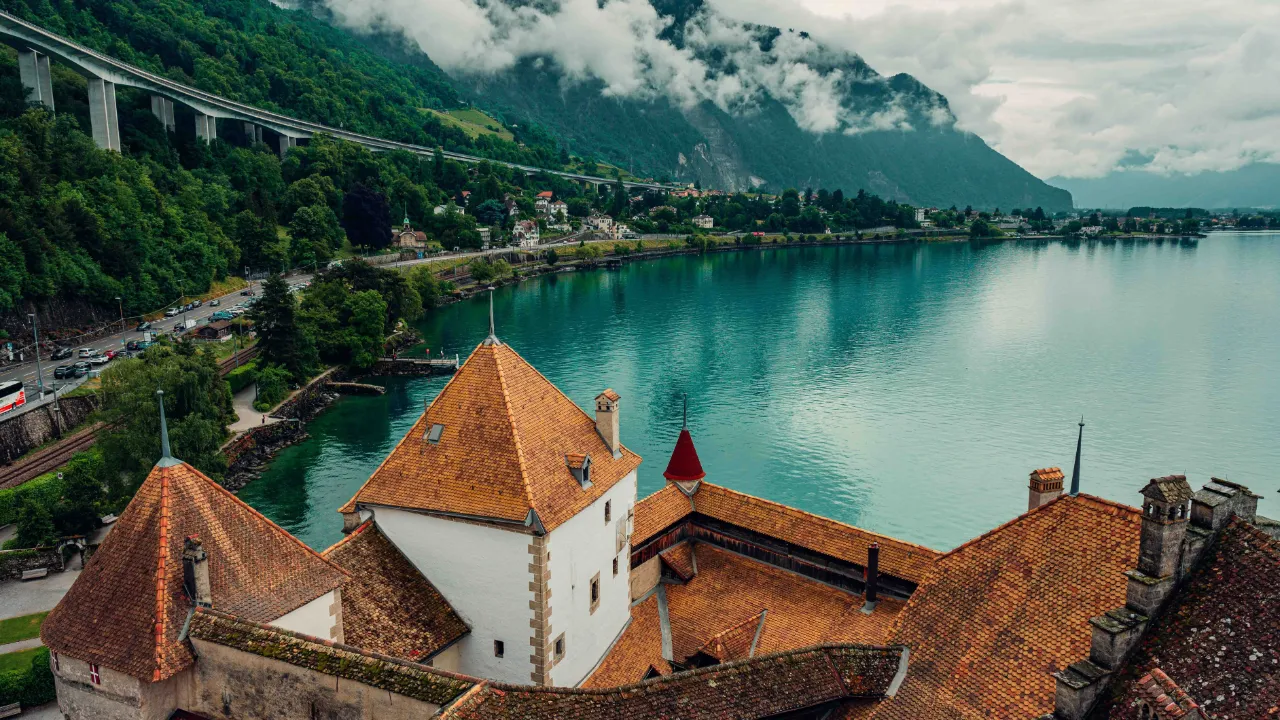 Udsigt fra Chillon-slottet over Genèvesøen Udsigt fra Chillon-slottet over Genèvesøen