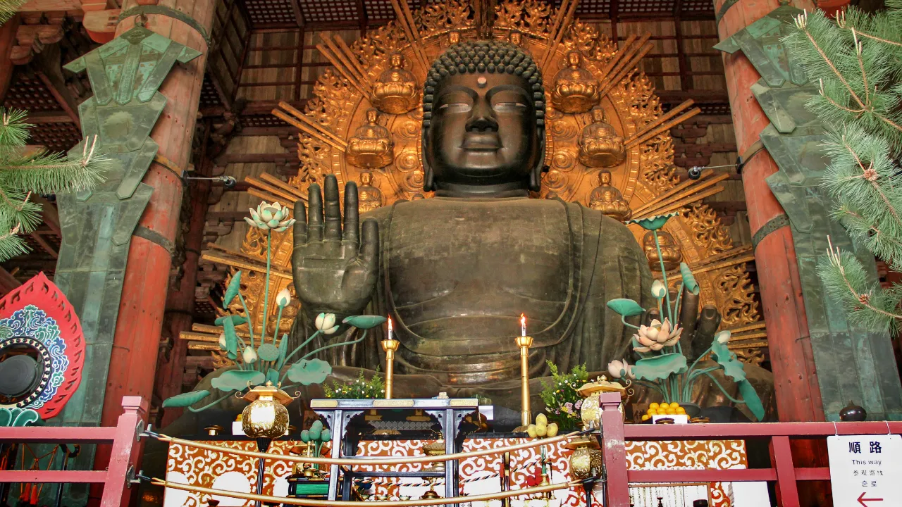 Den Store Buddha i Tōdai-ji-templet, Nara Den Store Buddha i Tōdai-ji-templet, Nara