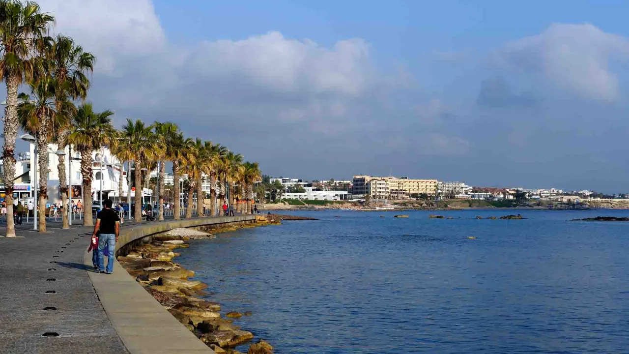 Paphos' havnepromenade Paphos' havnepromenade