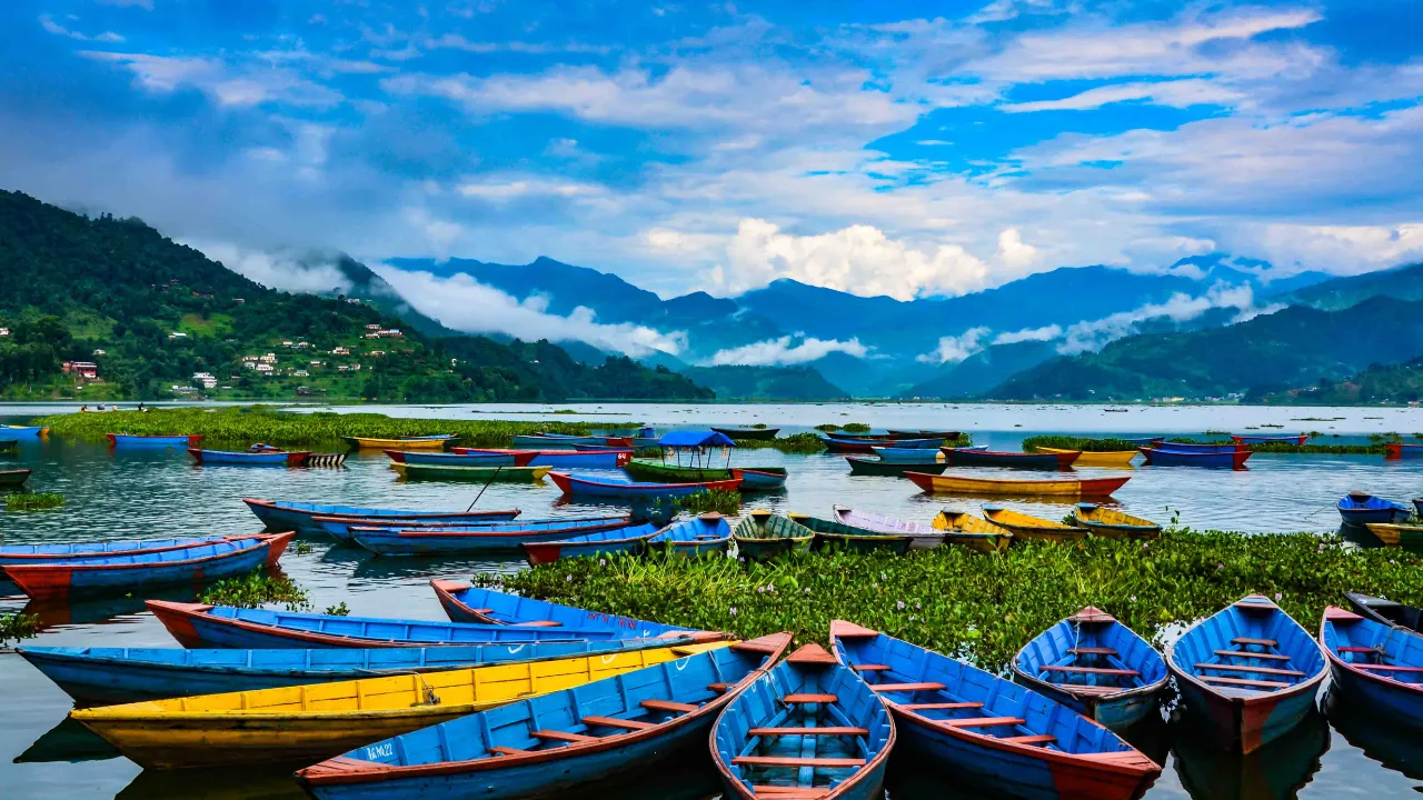 Phewa Tal ved Pokhara er Nepals tredjestørste sø