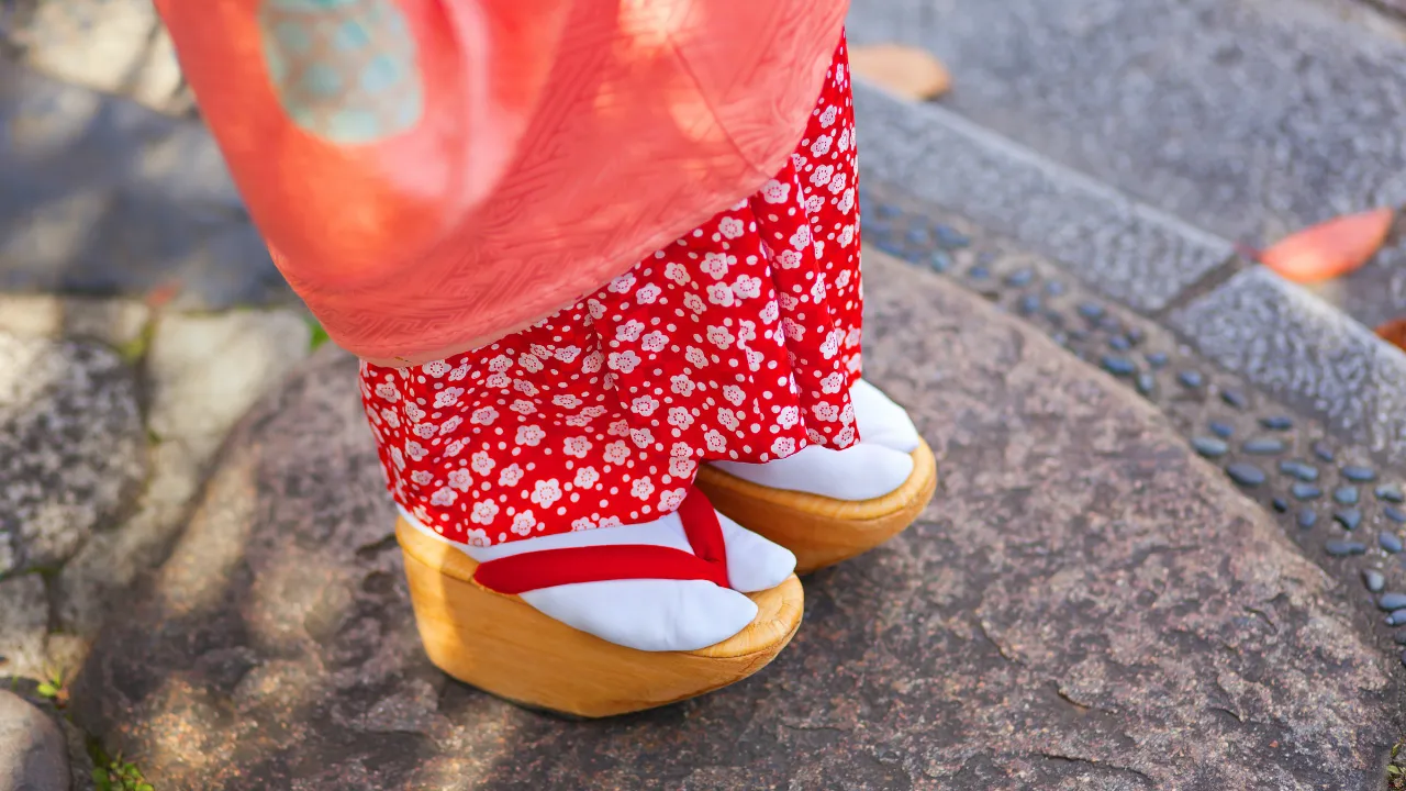 Traditionelle japanske geisha-sandaler Traditionelle japanske geisha-sandaler