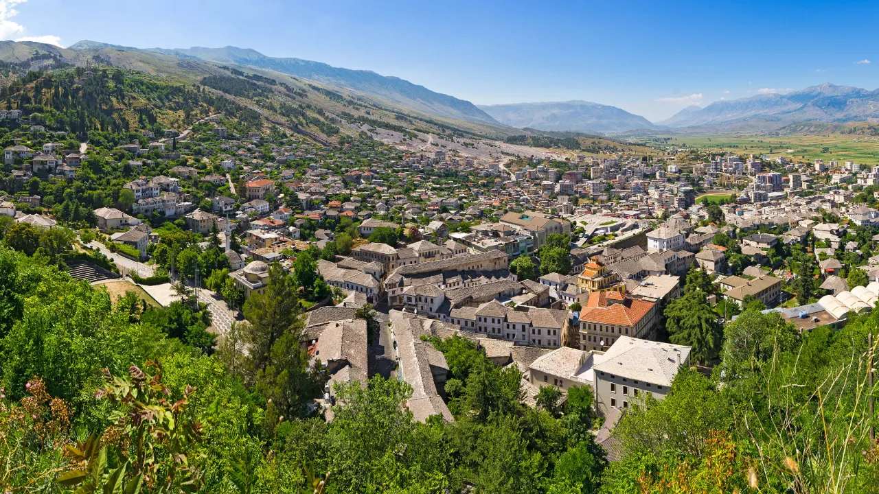 Gjirokastra er en af de smukkeste byer i Albanien