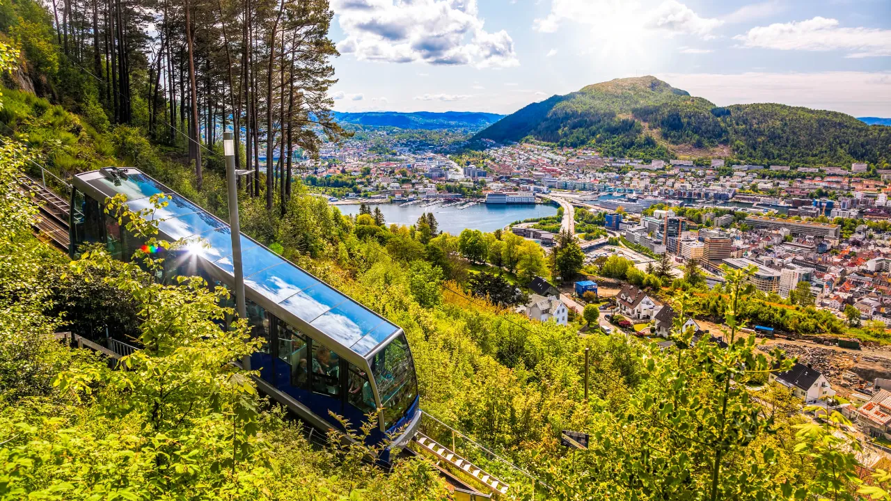 Fantastisk udsigt over Bergen fra Fløibanen