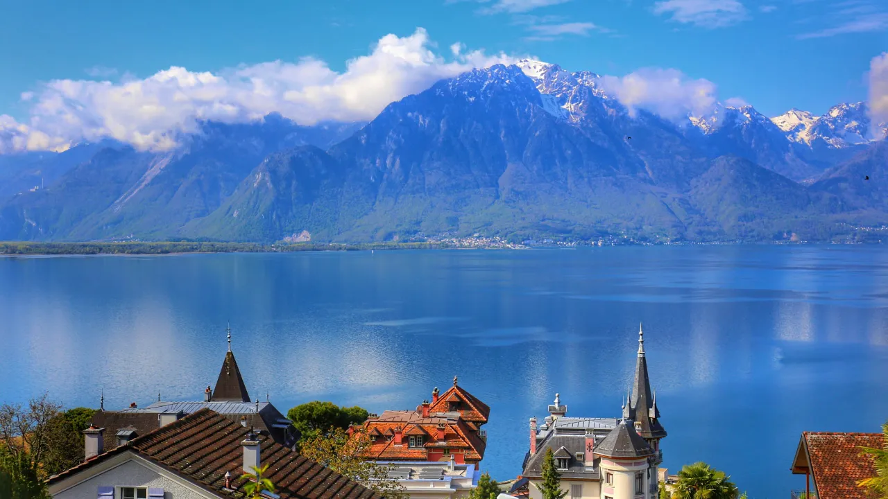 Vældige bjerge ved Montreux Vældige bjerge ved Montreux