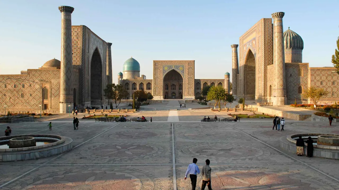 Registan-pladsen i Samarkand, Usbekistan Registan-pladsen i Samarkand, Usbekistan
