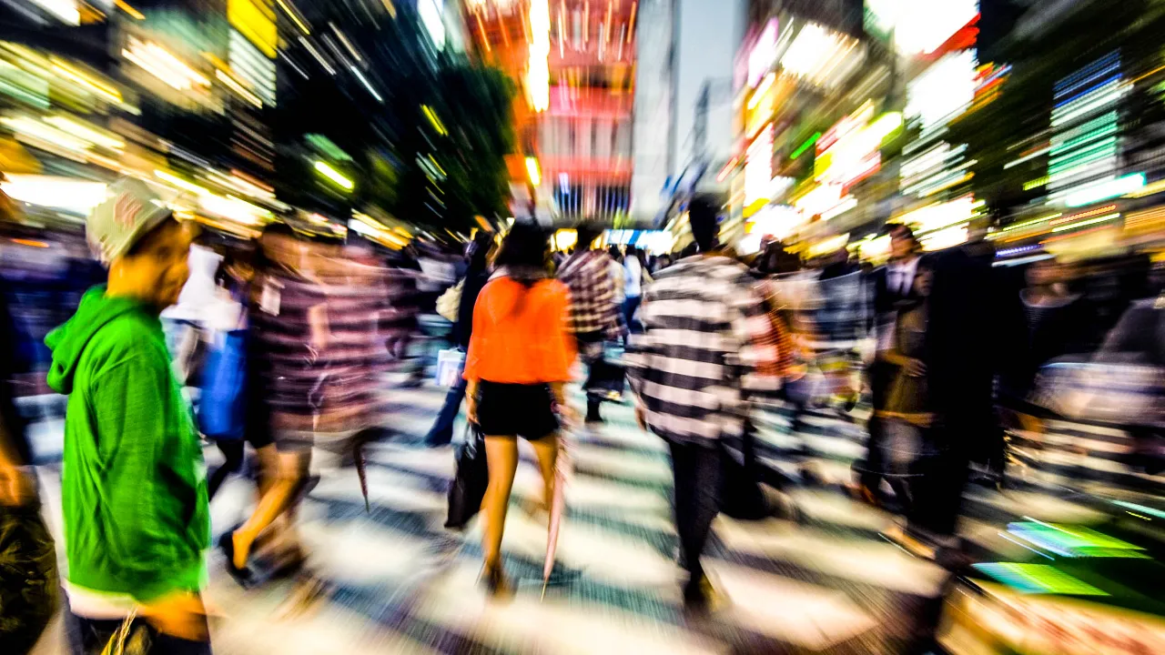 Shibuya Crossing er et af verdens mest kendte vejkryds og et symbol på Tokyos dynamiske byliv og moderne kultur Shibuya Crossing er et af verdens mest kendte vejkryds og et symbol på Tokyos dynamiske byliv og moderne kultur