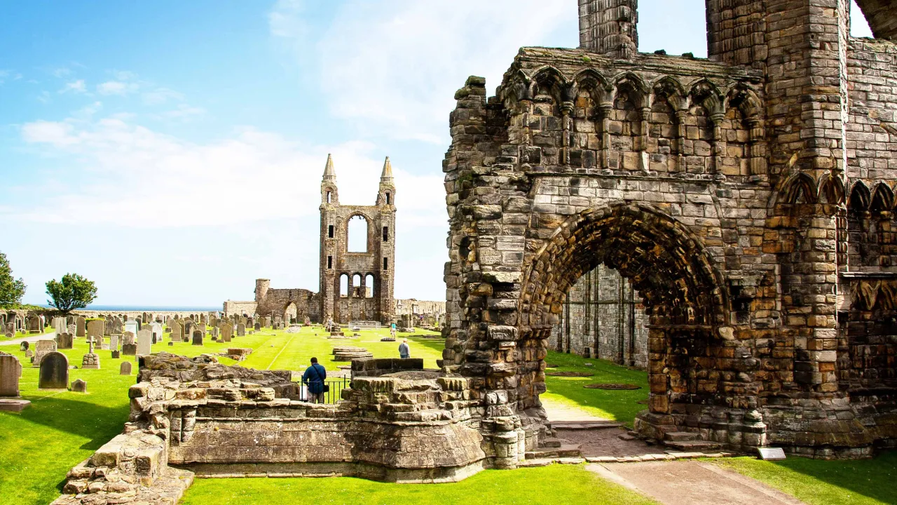 Mærk historiens vingesus i St. Andrews