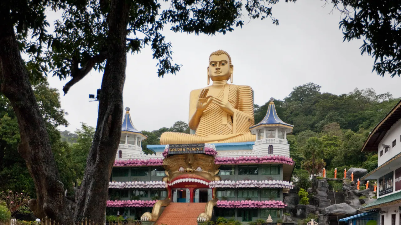 Det gyldne tempel i Dambulla Det gyldne tempel i Dambulla