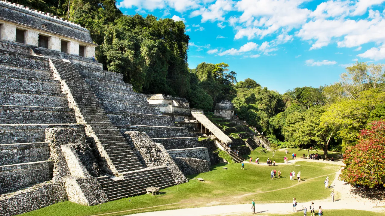 Indskrifternes tempel - Maya ruin i Palenque Indskrifternes tempel - Maya ruin i Palenque