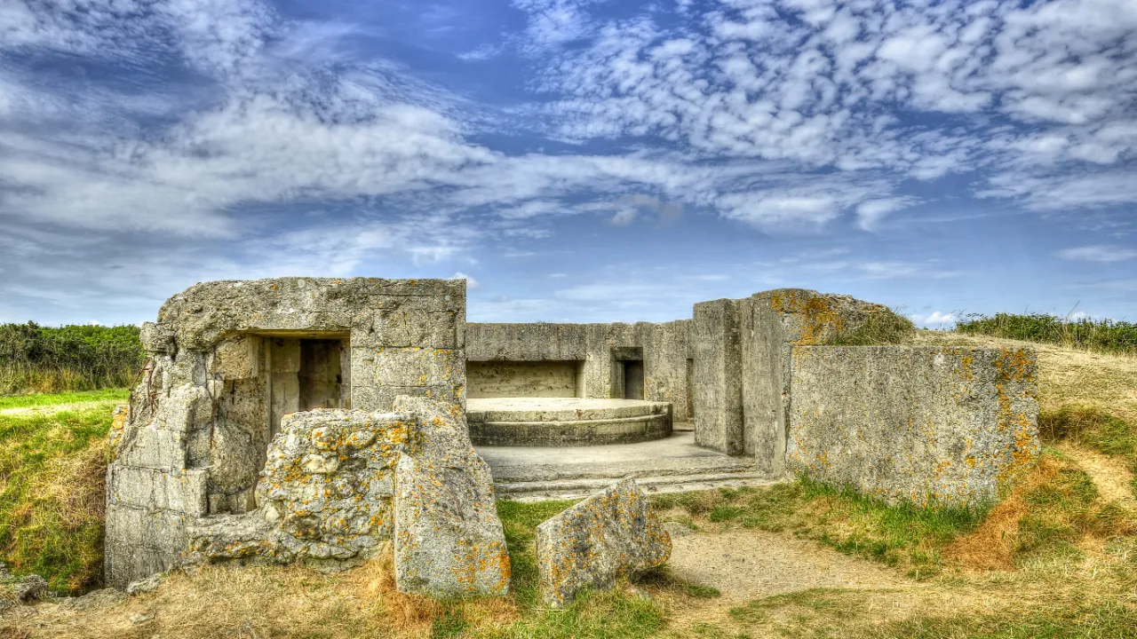 Krigsmindesmærke og museum, Pointe du Hoc Krigsmindesmærke og museum, Pointe du Hoc