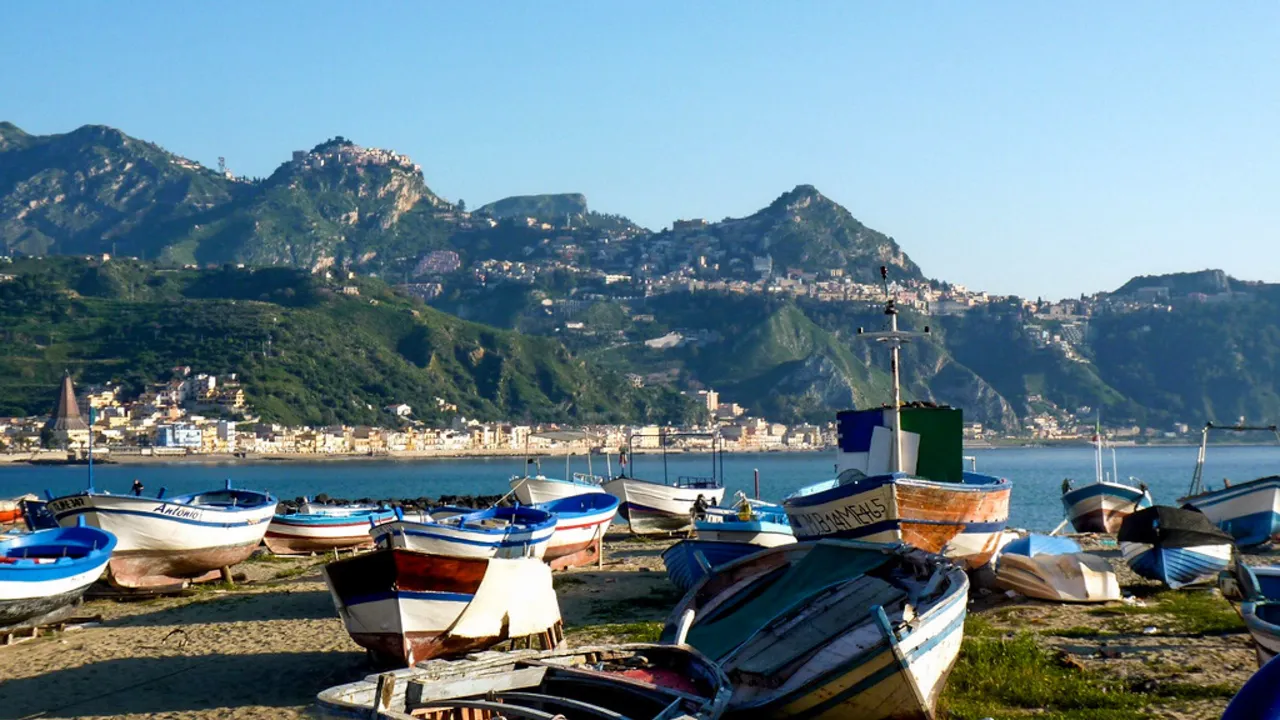 Både ved Giardini-Naxos