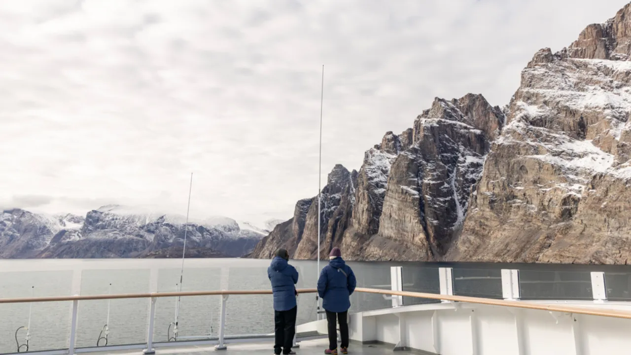 En majestætisk fjord på Baffinøens østkyst En majestætisk fjord på Baffinøens østkyst