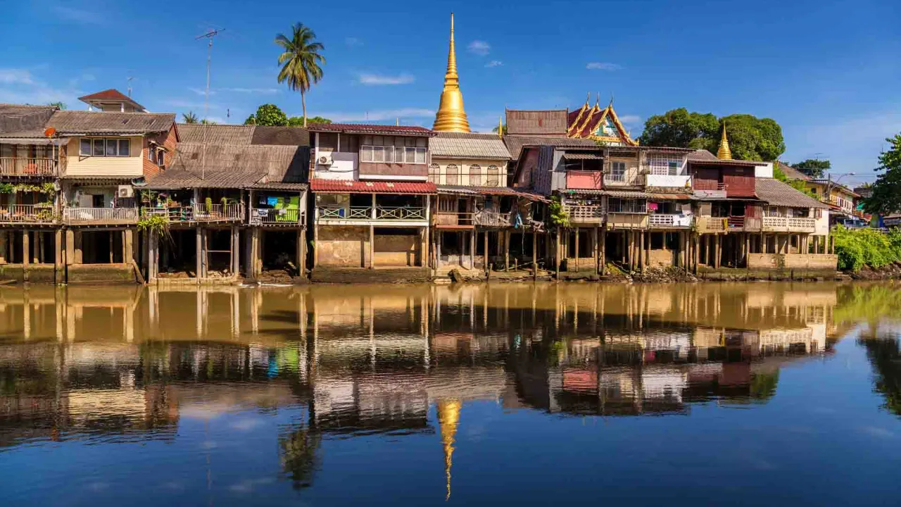 Chanthaburi i den østlige del af Thailand med sine gamle træhuse på pæle