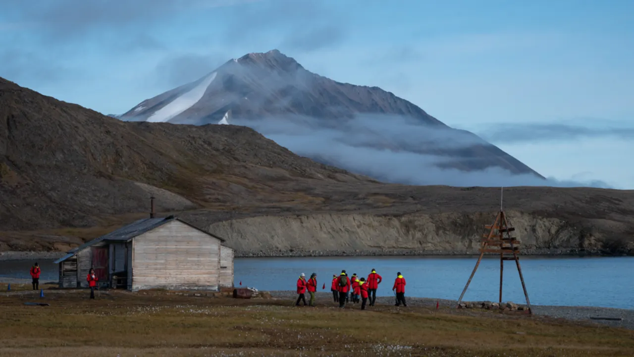 Devon Island i Nunavut har været ubeboet gennem hundrede år Devon Island i Nunavut har været ubeboet gennem hundrede år