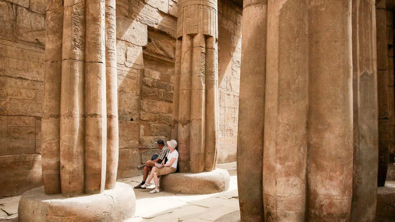 Karnak templet i Luxor er verdens største tempelkompleks Karnak templet i Luxor er verdens største tempelkompleks