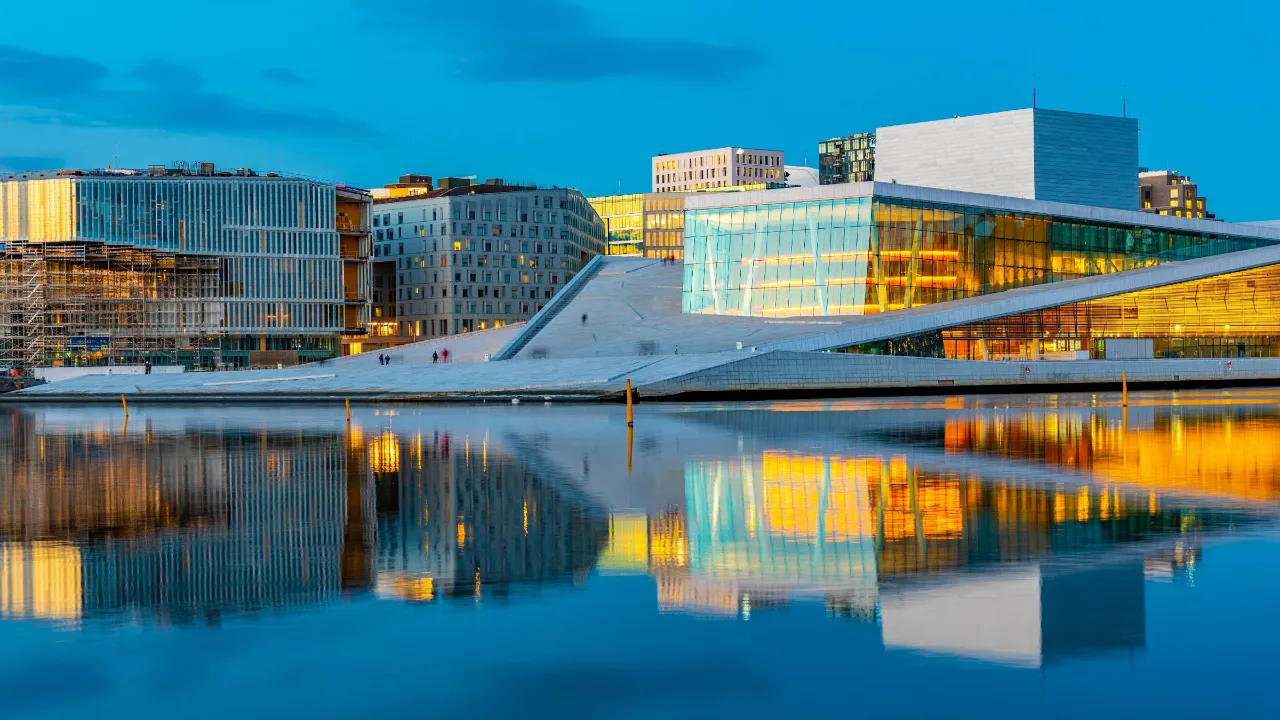 Det imponerende Operahus i Oslo Det imponerende Operahus i Oslo