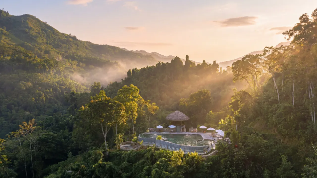 Pan Hou Retreat i Tuyen Quang-provinsen