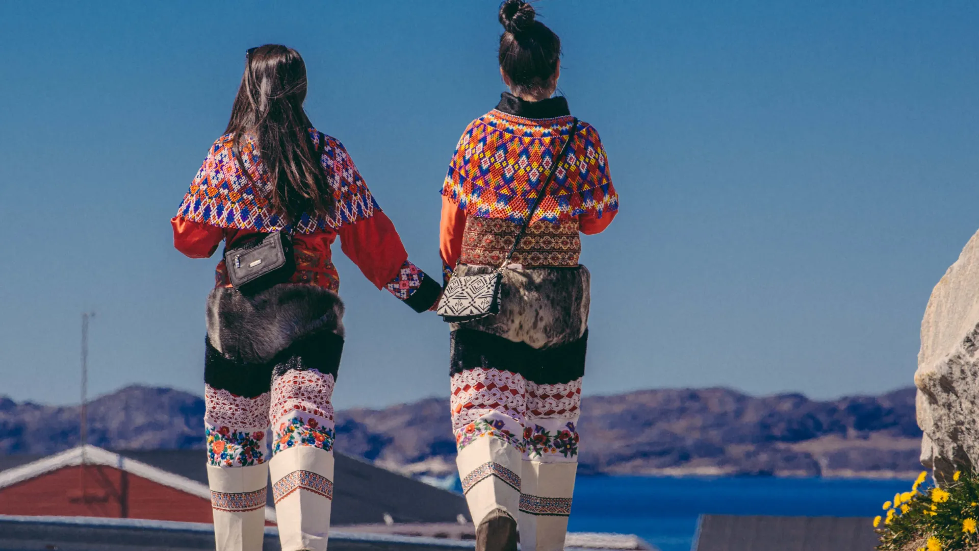 Inuitter i nationaldragter Inuitter i nationaldragter