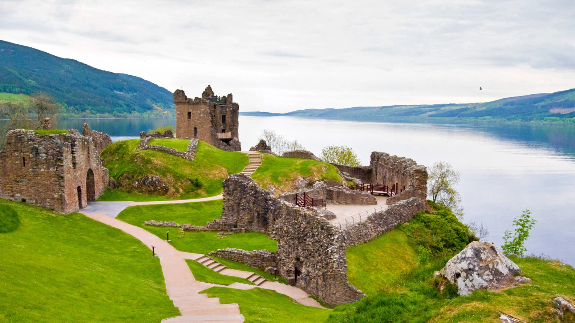 Urquhart-slotsruinen ved Loch Ness